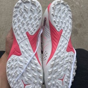 Only tired on never worn for training or games.